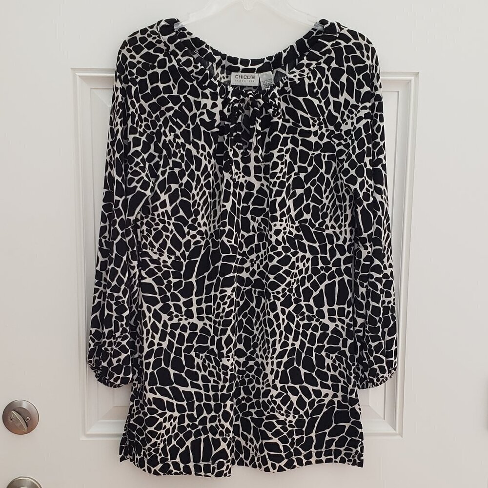 Chico's Travelers Black and White Top.  Size Small